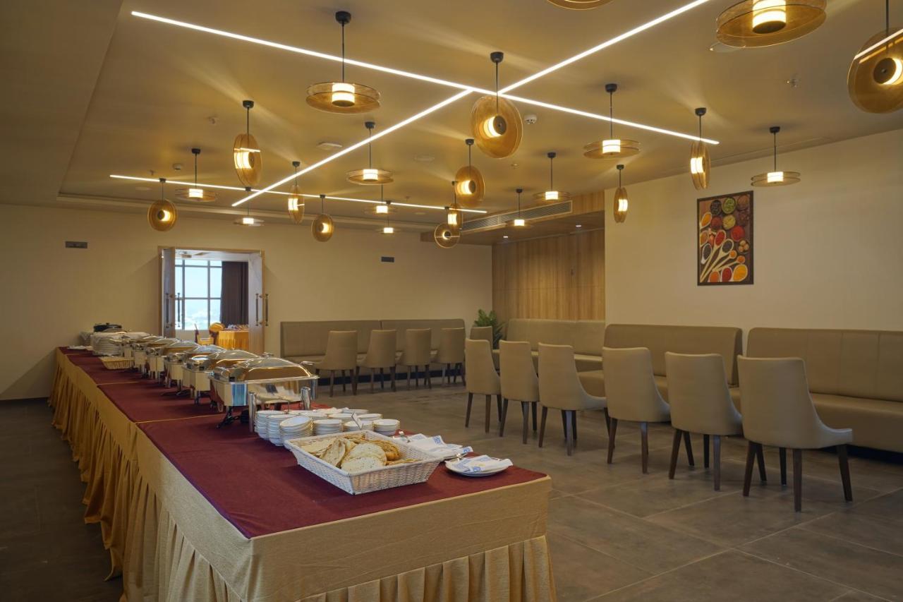 The Galleria Hotel Rajkot Exterior photo