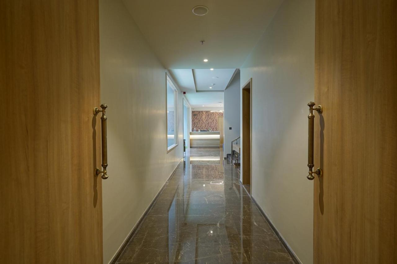 The Galleria Hotel Rajkot Exterior photo
