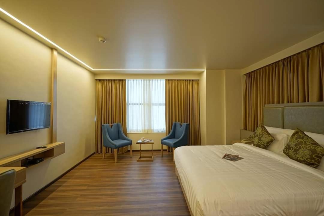 The Galleria Hotel Rajkot Exterior photo